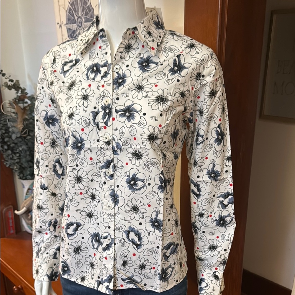 NWT northern reflections size small Floral Print Shirt